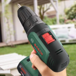 Bosch 18V Accuboormachine UniversalDrill (incl. 2 Accu's 1.5Ah + Lader) 20 Bosch 18V Accuboormachine UniversalDrill (incl. 2 Accu's 1.5Ah + Lader) -Bosch 123 757